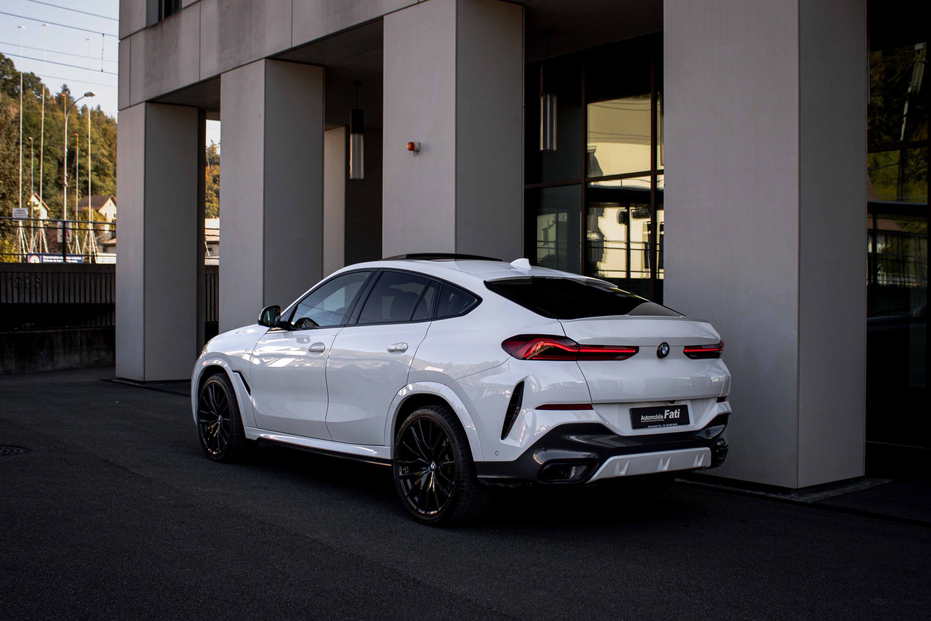 BMW X6 xDrive 48V 40d Steptronic M Sport-showroom-element-1