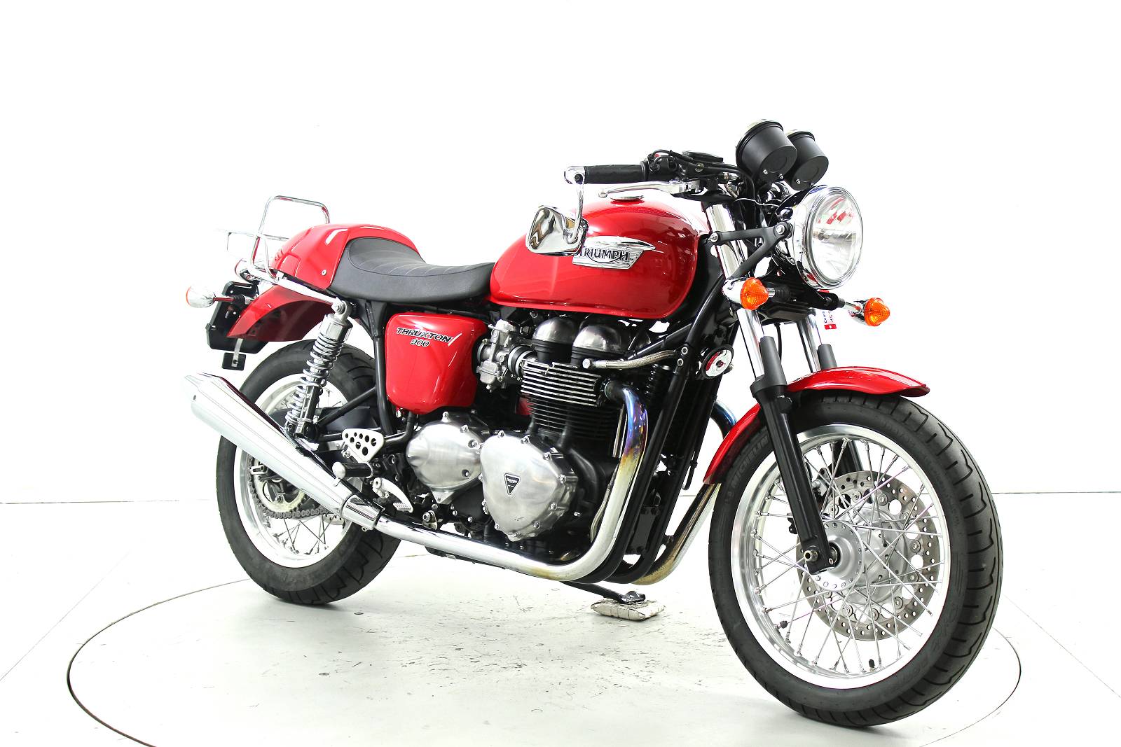 TRIUMPH Thruxton-image-1