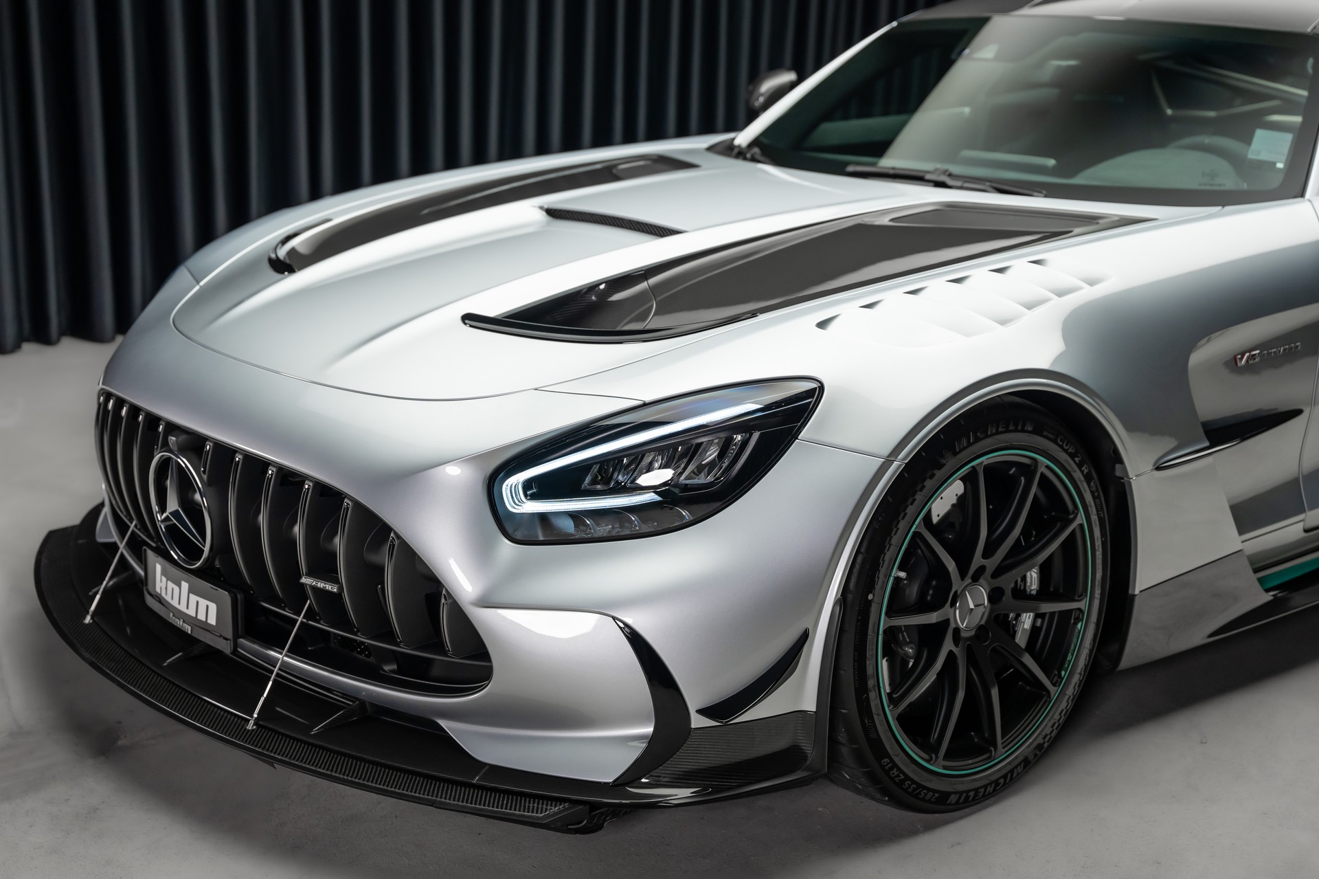 MERCEDES-BENZ BLACK SERIES P-ONE-showroom-element-3