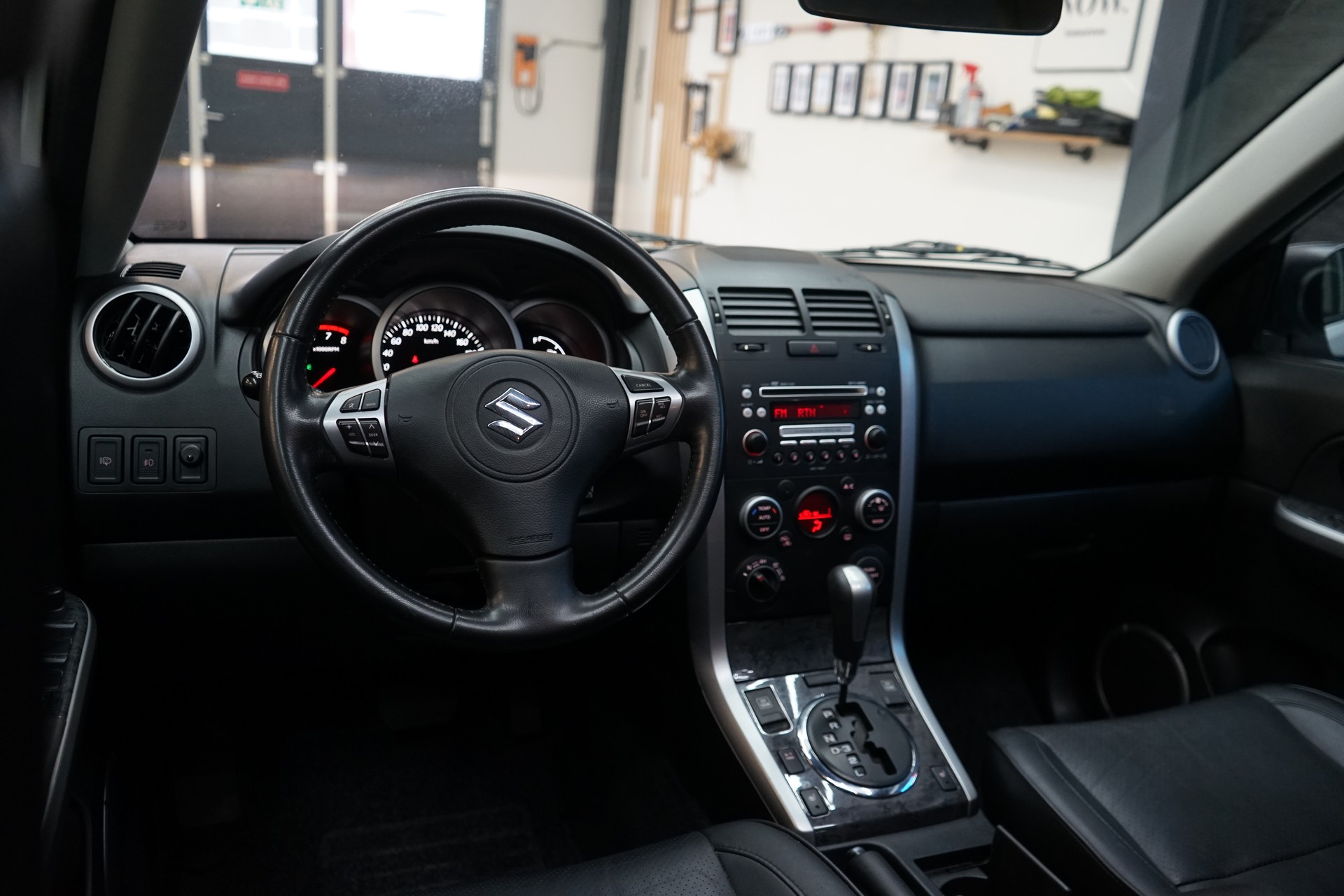 SUZUKI Grand Vitara 2.4 16V GL Top-image-5