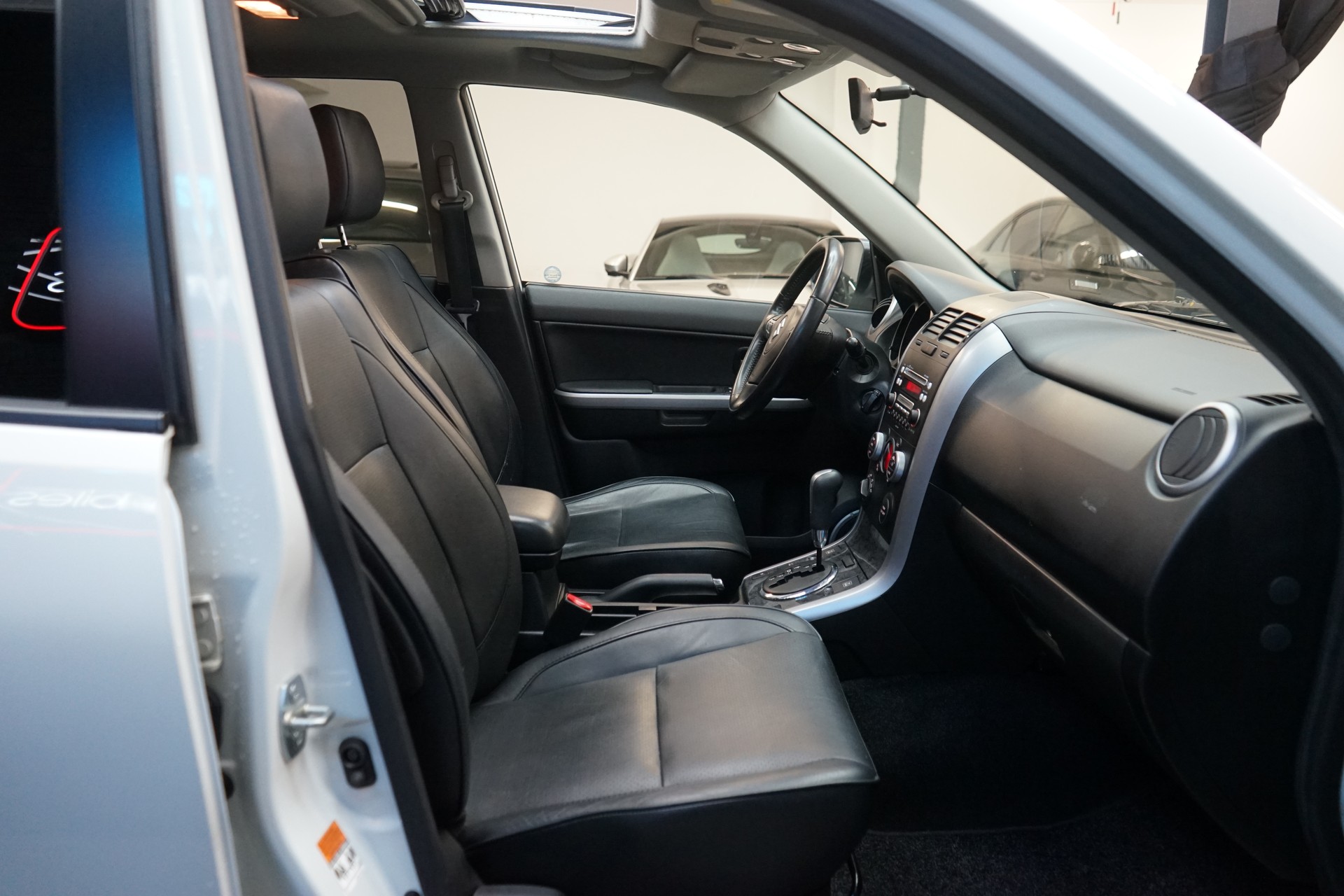 SUZUKI Grand Vitara 2.4 16V GL Top-image-4