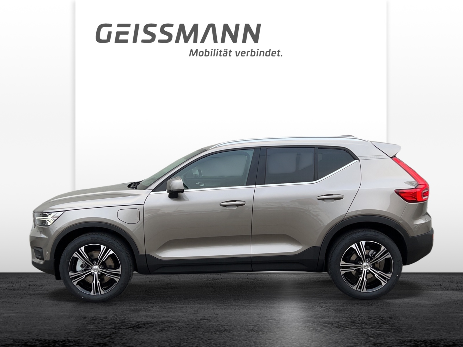 VOLVO XC40 1.5 T5 PiH Inscription-showroom-element-1