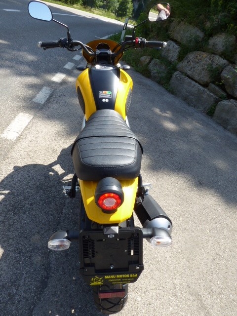 YAMAHA XSR 125-image-3
