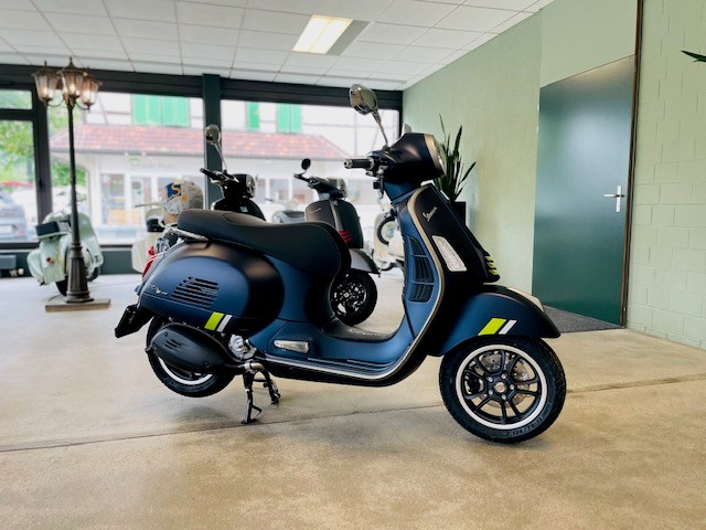 PIAGGIO Vespa GTS 300 Super Tech ABS-image-1