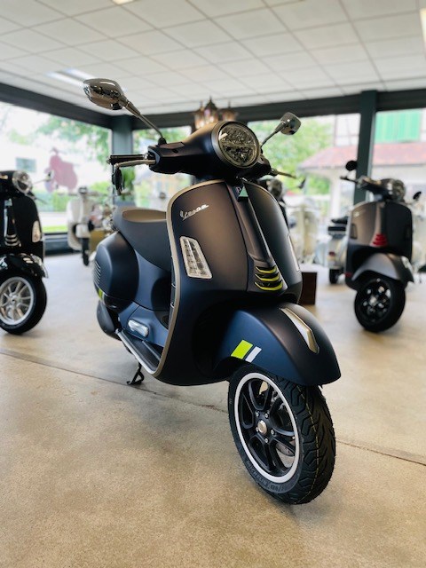 PIAGGIO Vespa GTS 300 Super Tech ABS-image-0