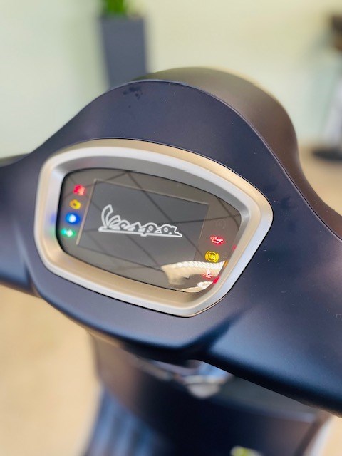PIAGGIO Vespa GTS 300 Super Tech ABS-image-6