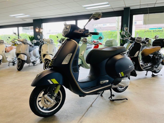 PIAGGIO Vespa GTS 300 Super Tech ABS-image-4