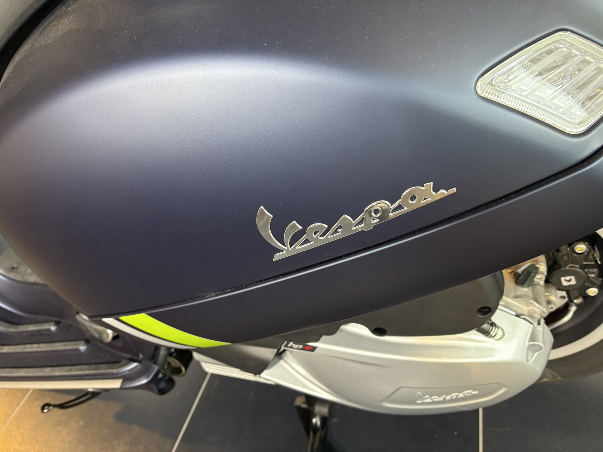 PIAGGIO Vespa GTS 300 HPE Super Tech-image-3