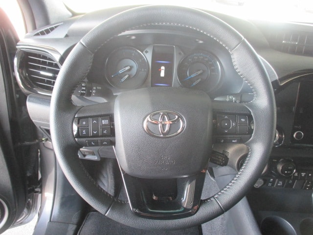 TOYOTA Hilux 2.8D-4D Invincible Extra Cab 4x4 A-image-7