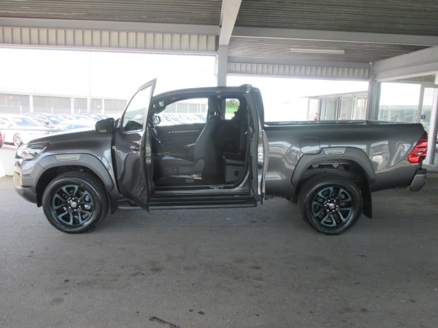 TOYOTA Hilux 2.8D-4D Invincible Extra Cab 4x4 A-image-4