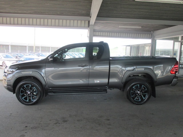 TOYOTA Hilux 2.8D-4D Invincible Extra Cab 4x4 A-image-2