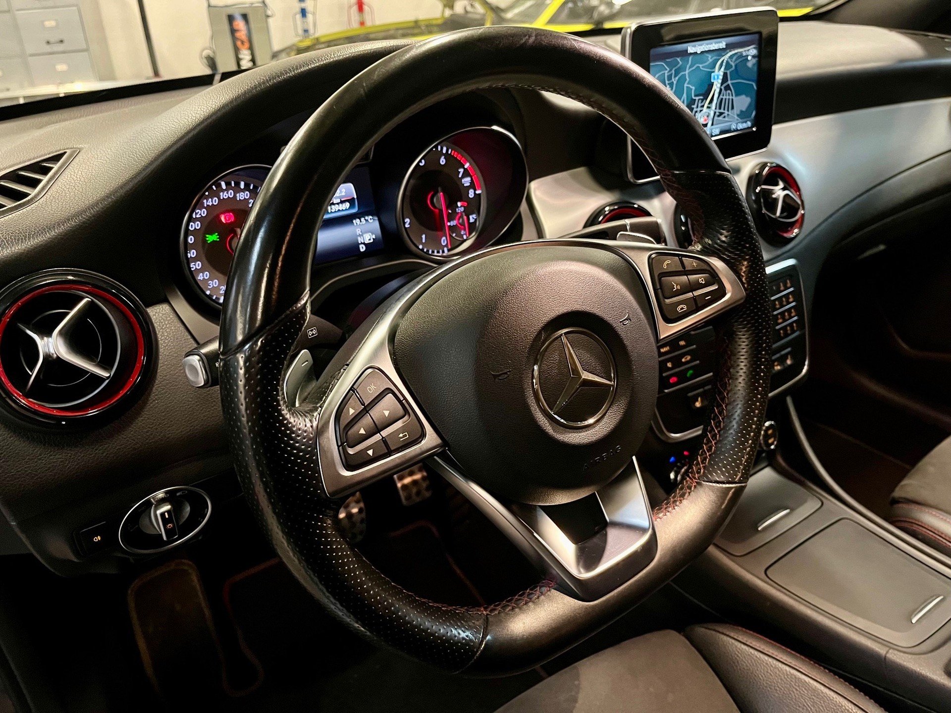 MERCEDES-BENZ CLA Shooting Brake 250 Sport 7G-DCT 4Matic-image-13