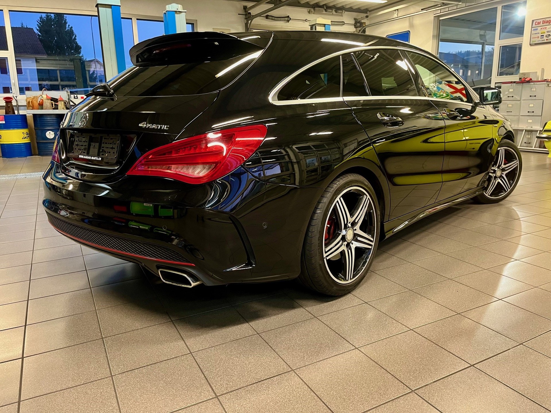 MERCEDES-BENZ CLA Shooting Brake 250 Sport 7G-DCT 4Matic-image-3