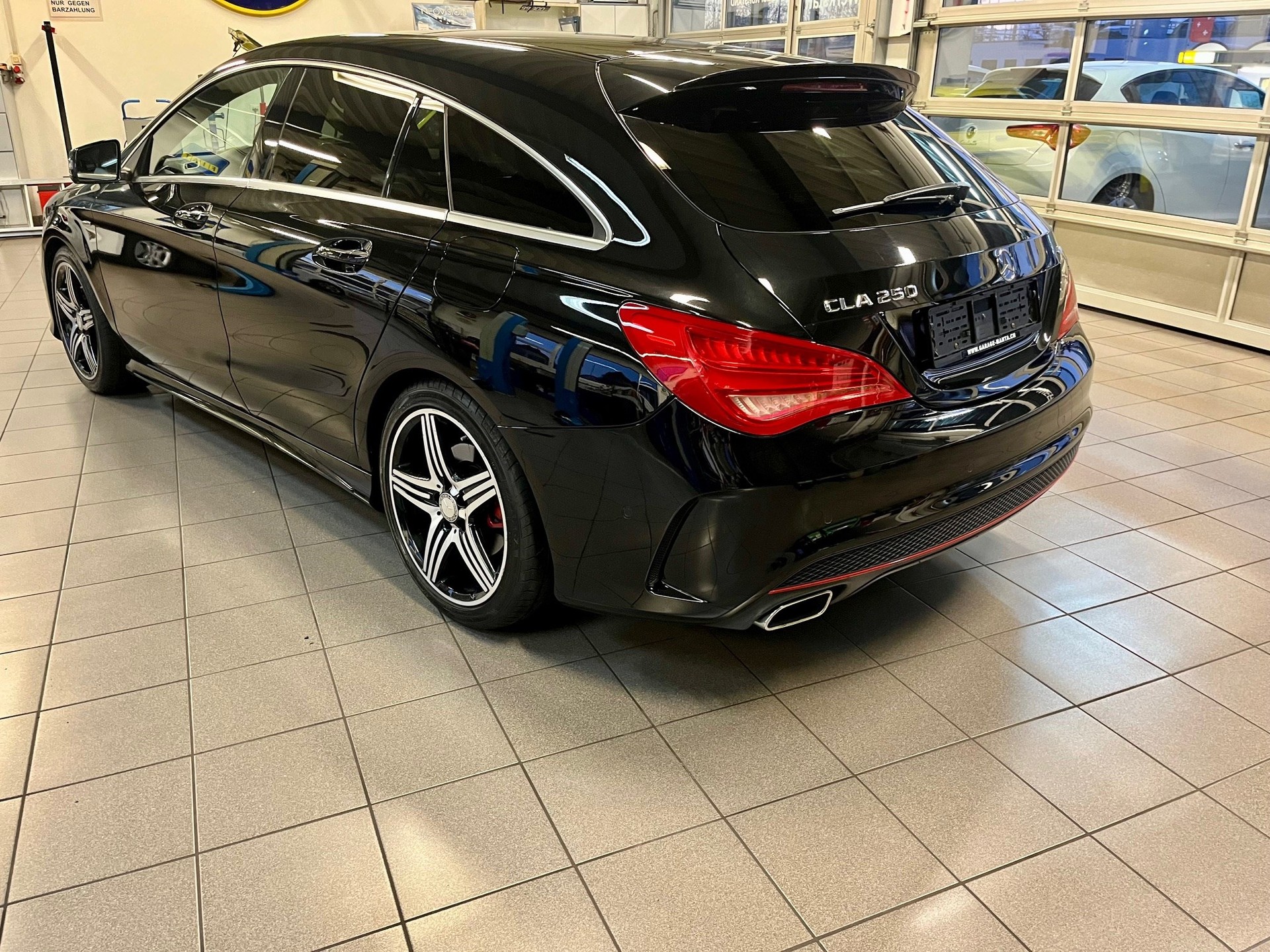 MERCEDES-BENZ CLA Shooting Brake 250 Sport 7G-DCT 4Matic-image-6