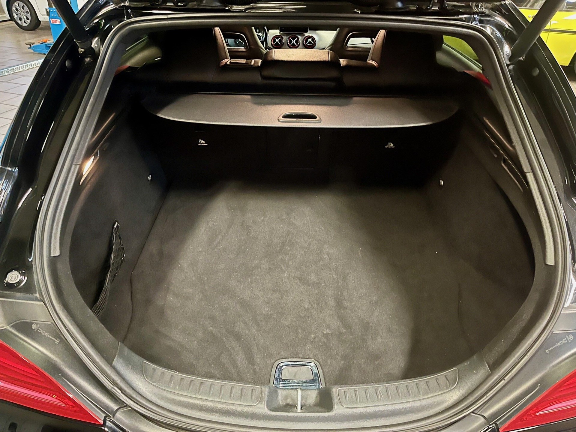 MERCEDES-BENZ CLA Shooting Brake 250 Sport 7G-DCT 4Matic-image-8