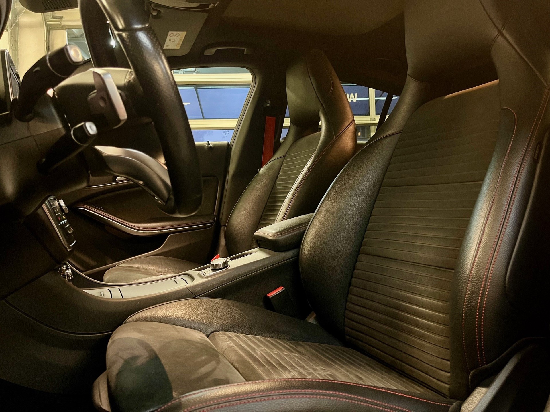 MERCEDES-BENZ CLA Shooting Brake 250 Sport 7G-DCT 4Matic-image-11