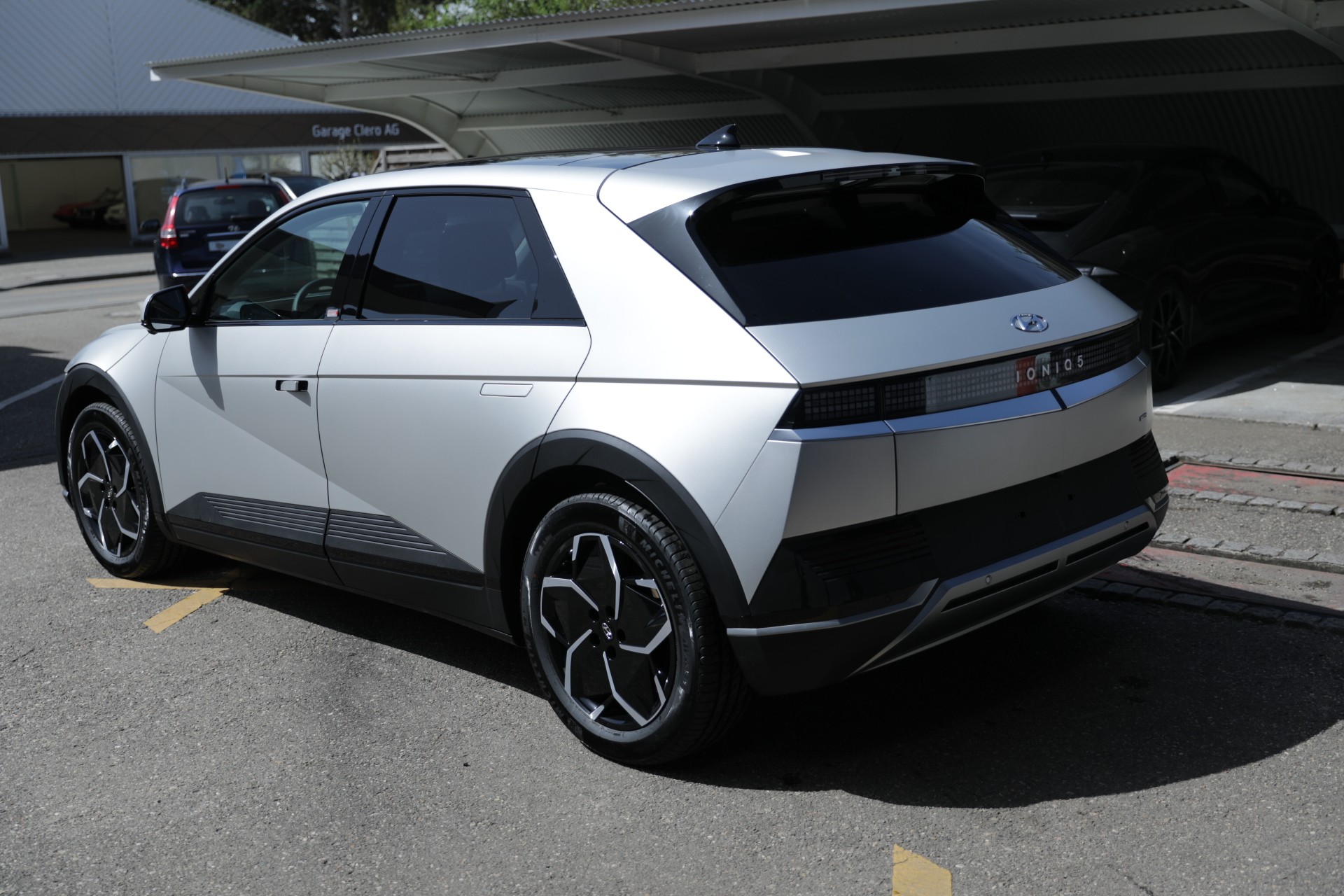 HYUNDAI Ioniq 5 77kWh Vertex 4WD-showroom-element-1