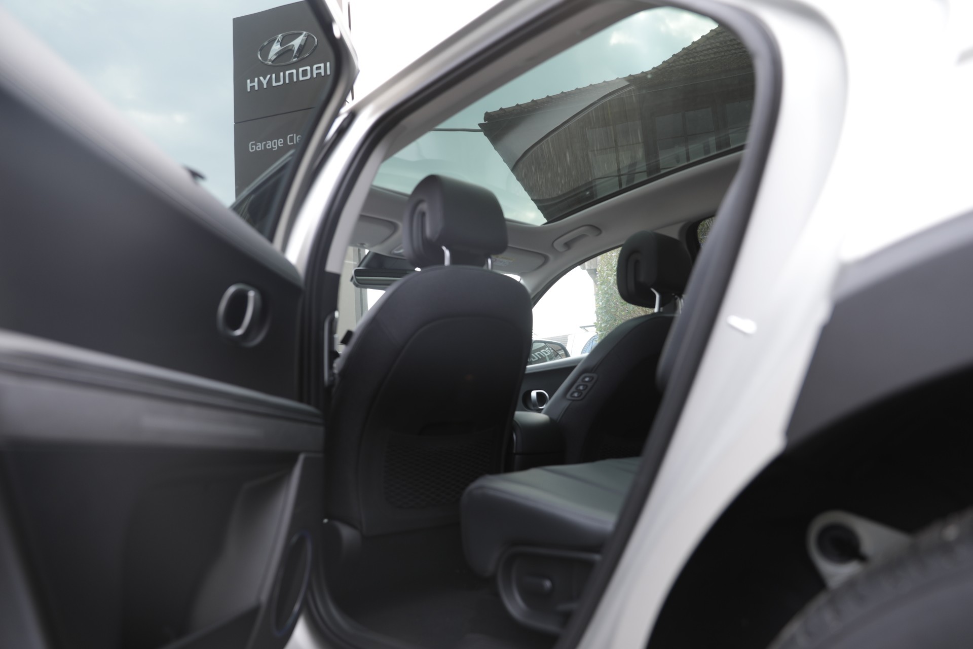 HYUNDAI Ioniq 5 77kWh Vertex 4WD-image-17