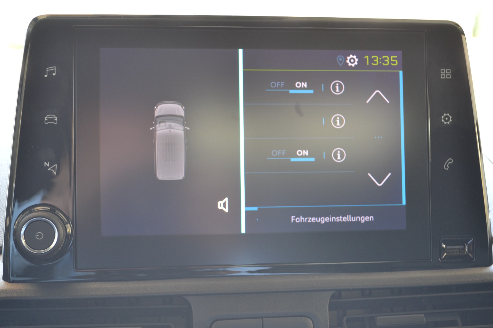 PEUGEOT e-Partner Long 50kWh Premium-image-10