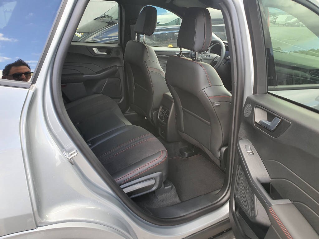 FORD Kuga 2.5 Hybrid ST-Line X 4x4-image-8