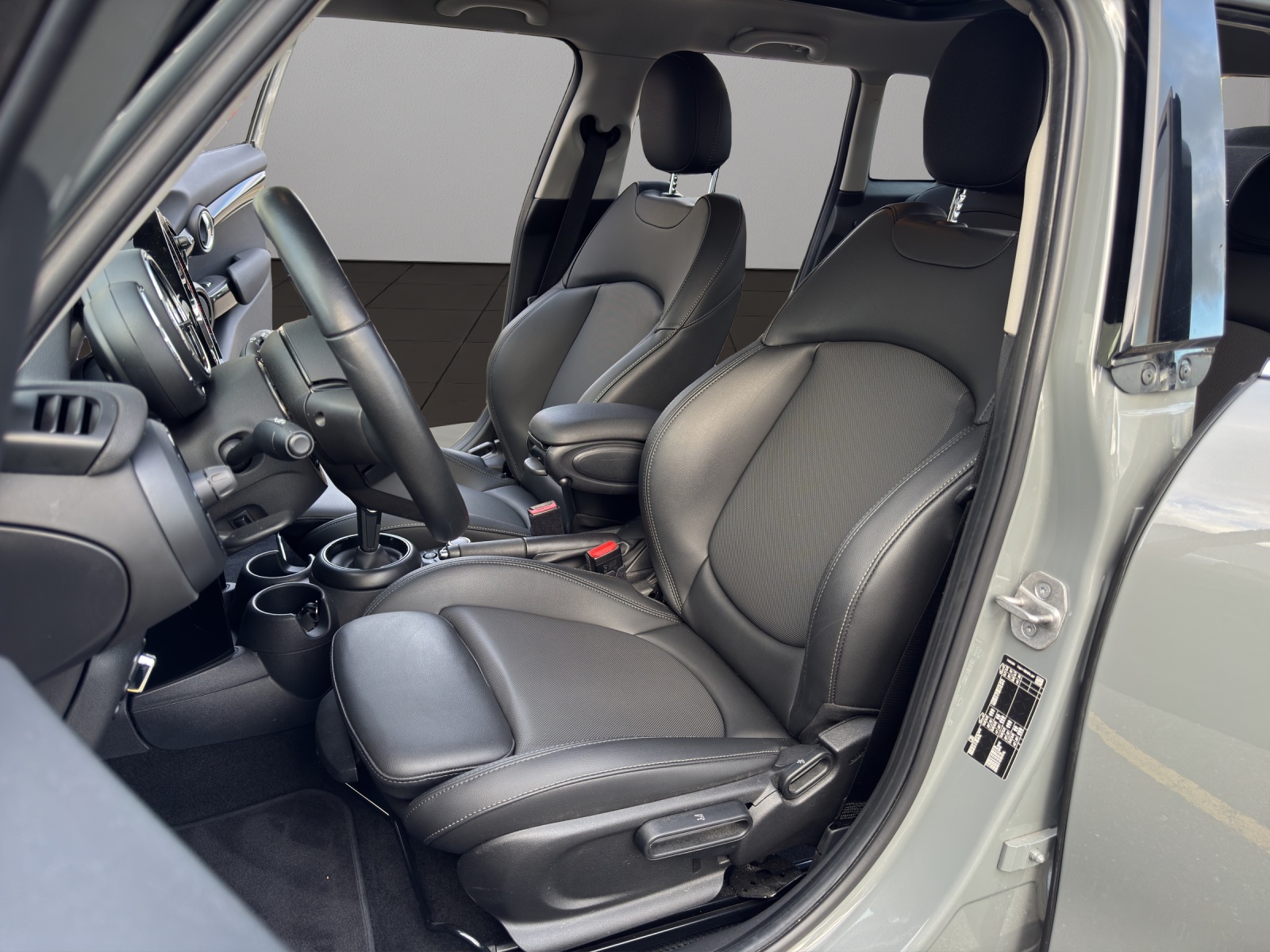 MINI Cooper Steptronic DKG-image-8