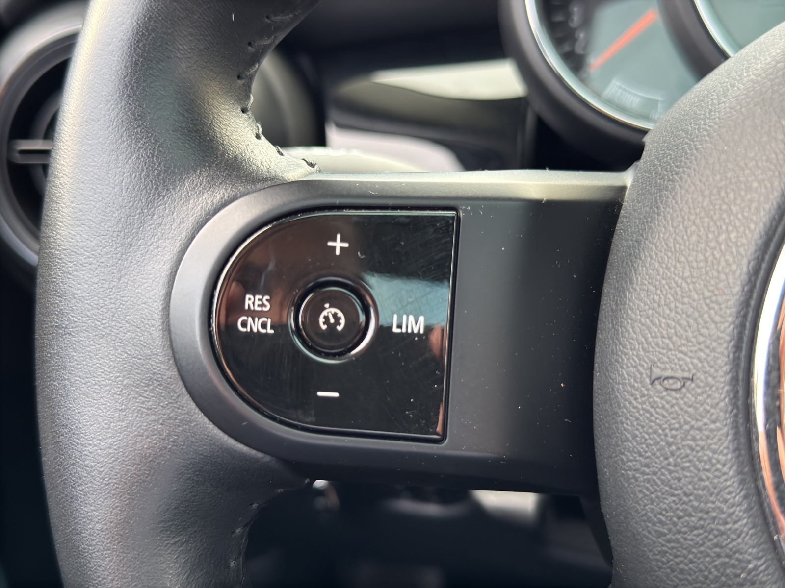 MINI Cooper Steptronic DKG-image-19
