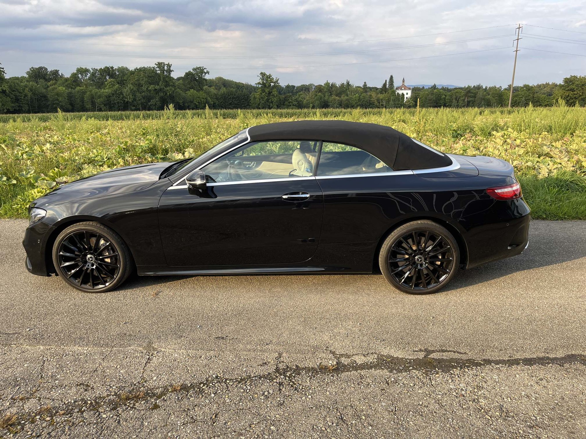 MERCEDES-BENZ E 400 AMG Line 4matic Cabriolet-image-4