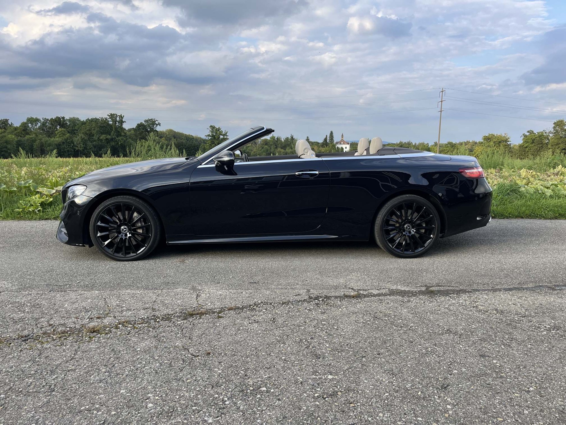 MERCEDES-BENZ E 400 AMG Line 4matic Cabriolet-image-3