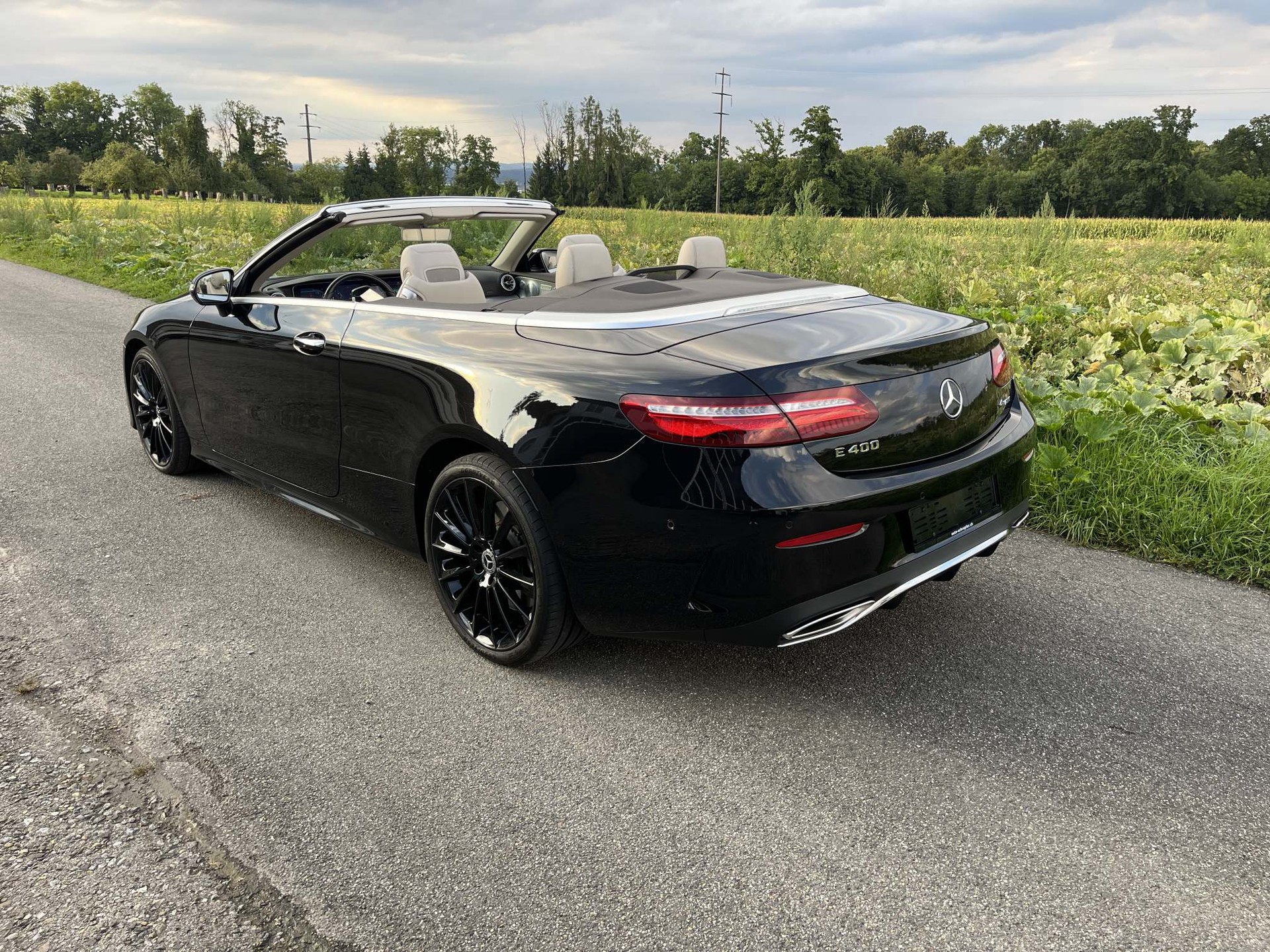 MERCEDES-BENZ E 400 AMG Line 4matic Cabriolet-image-5