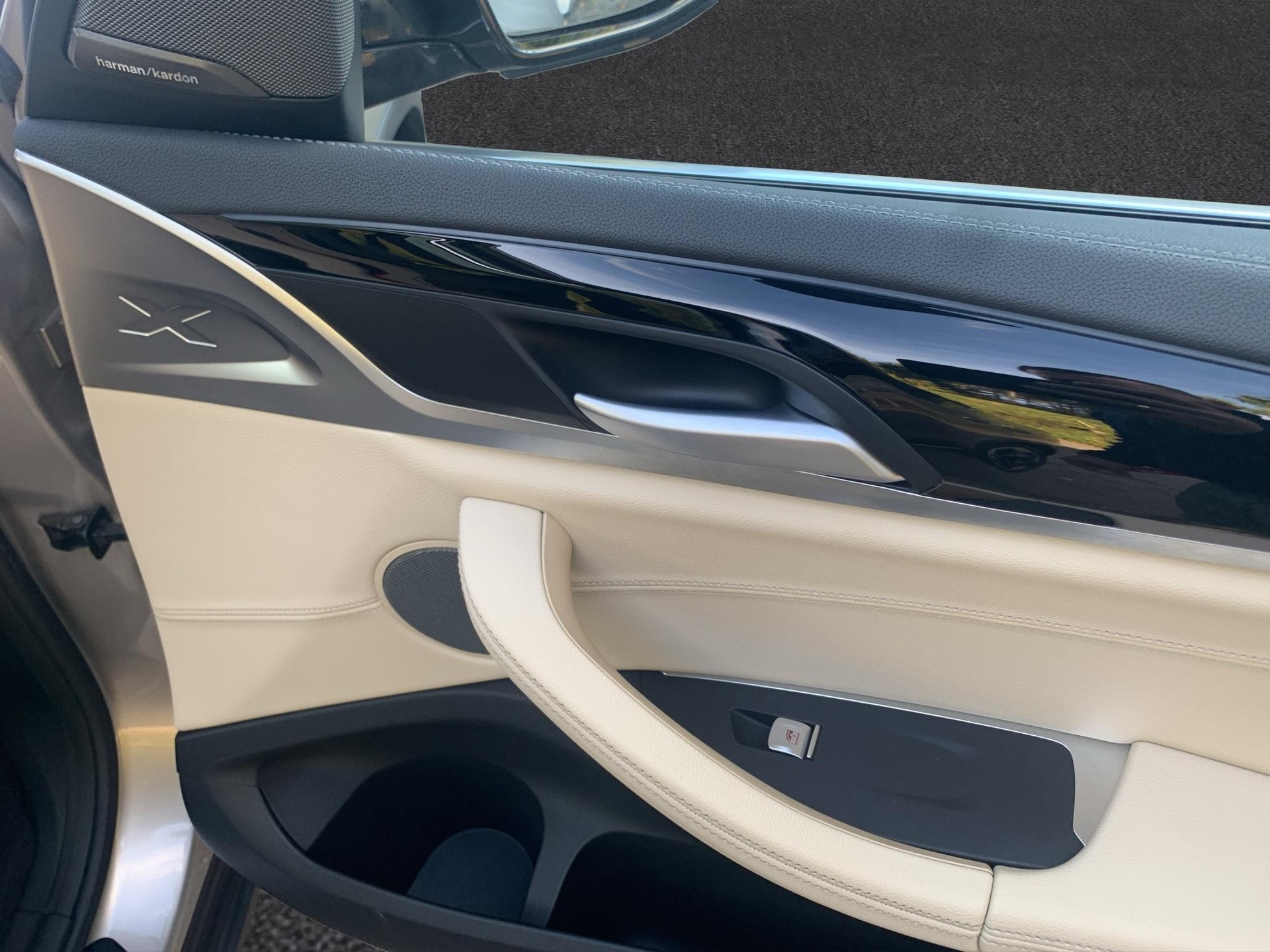 BMW iX3 Impressive-image-15