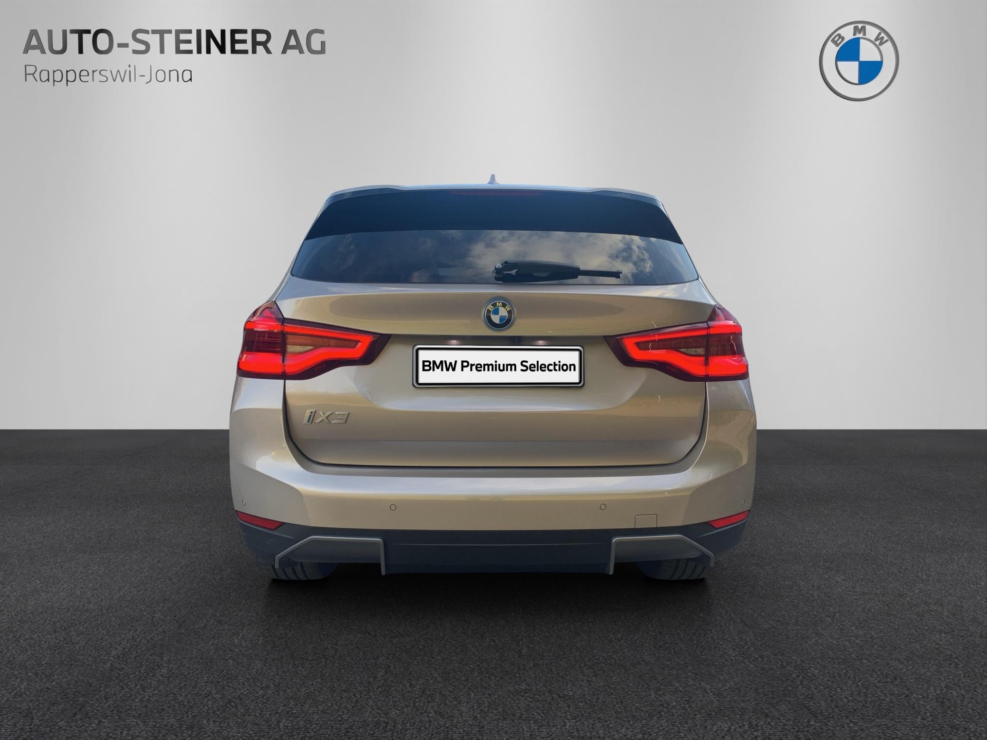 BMW iX3 Impressive-showroom-element-3