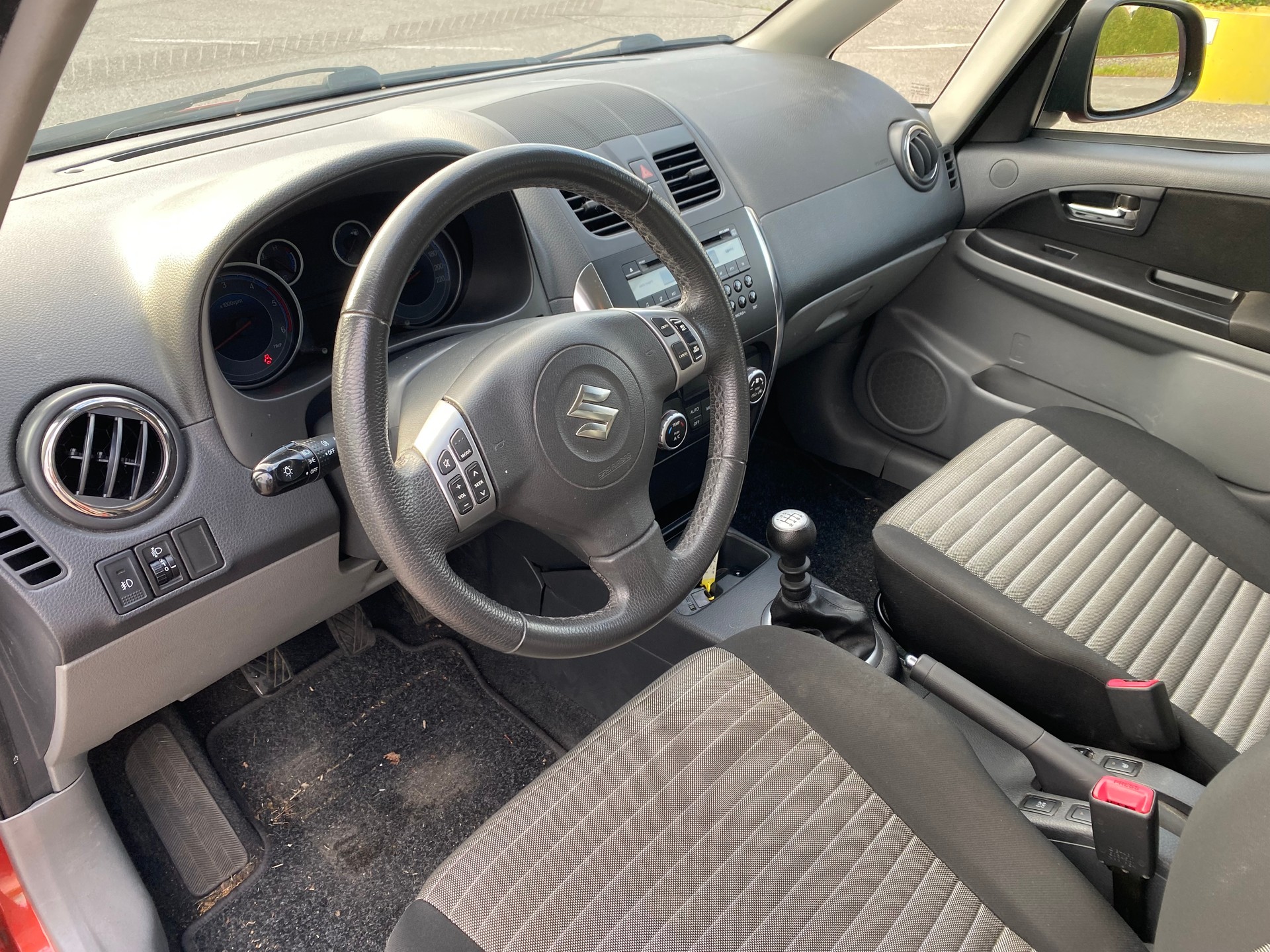 SUZUKI SX4 2.0 TD GL Top Indigo 4WD-image-4