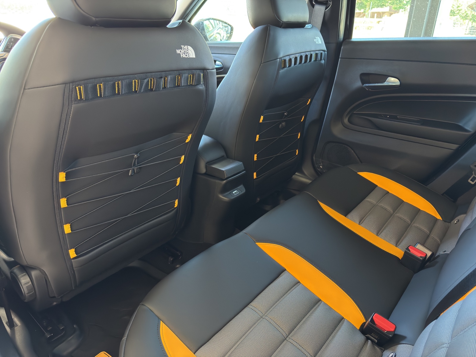 JEEP Avenger 1.2 MHEV The North Face 4xe-image-12