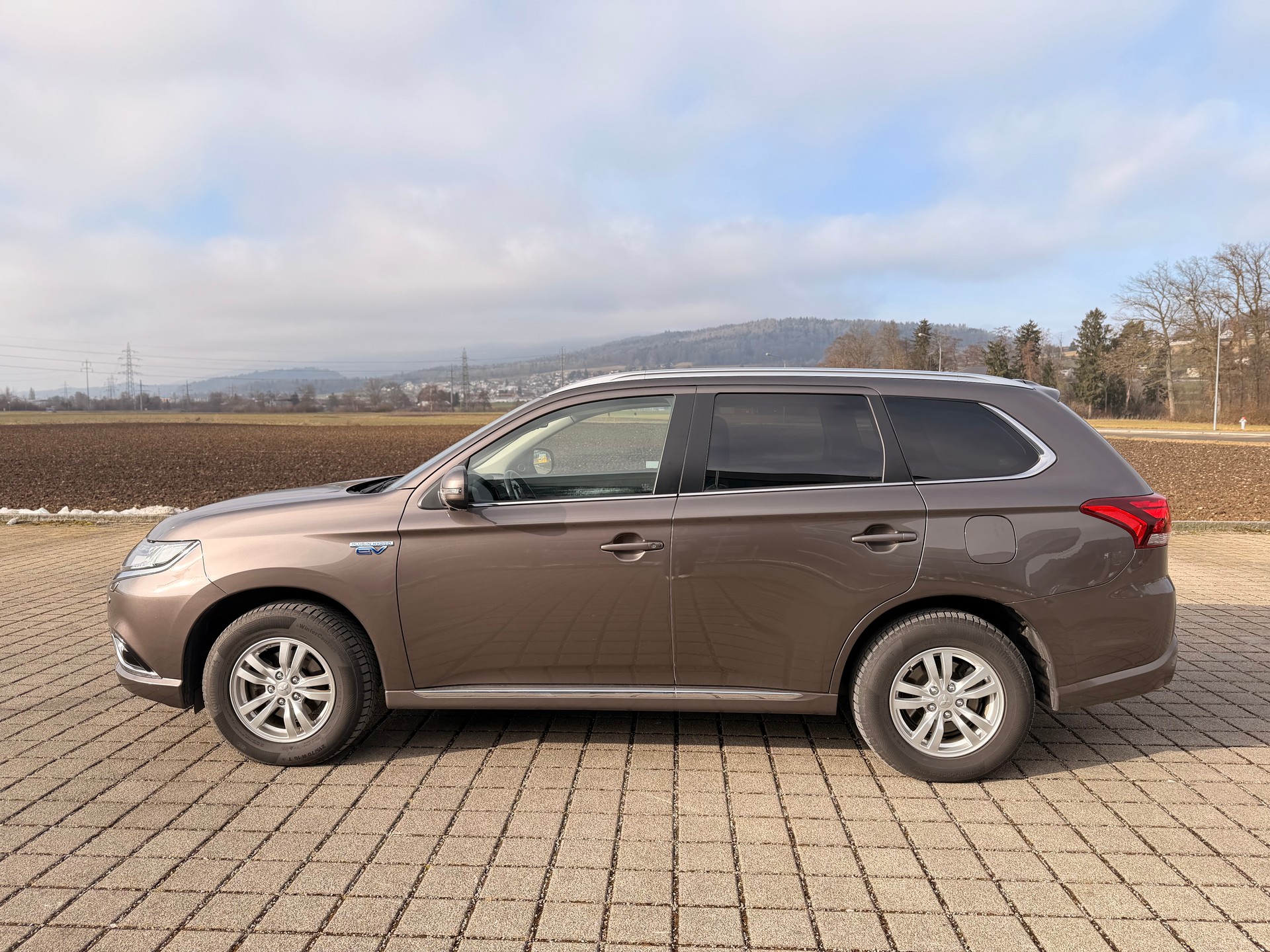 MITSUBISHI Outlander 2.0 PHEV Diamond 4WD Automatic-image-7