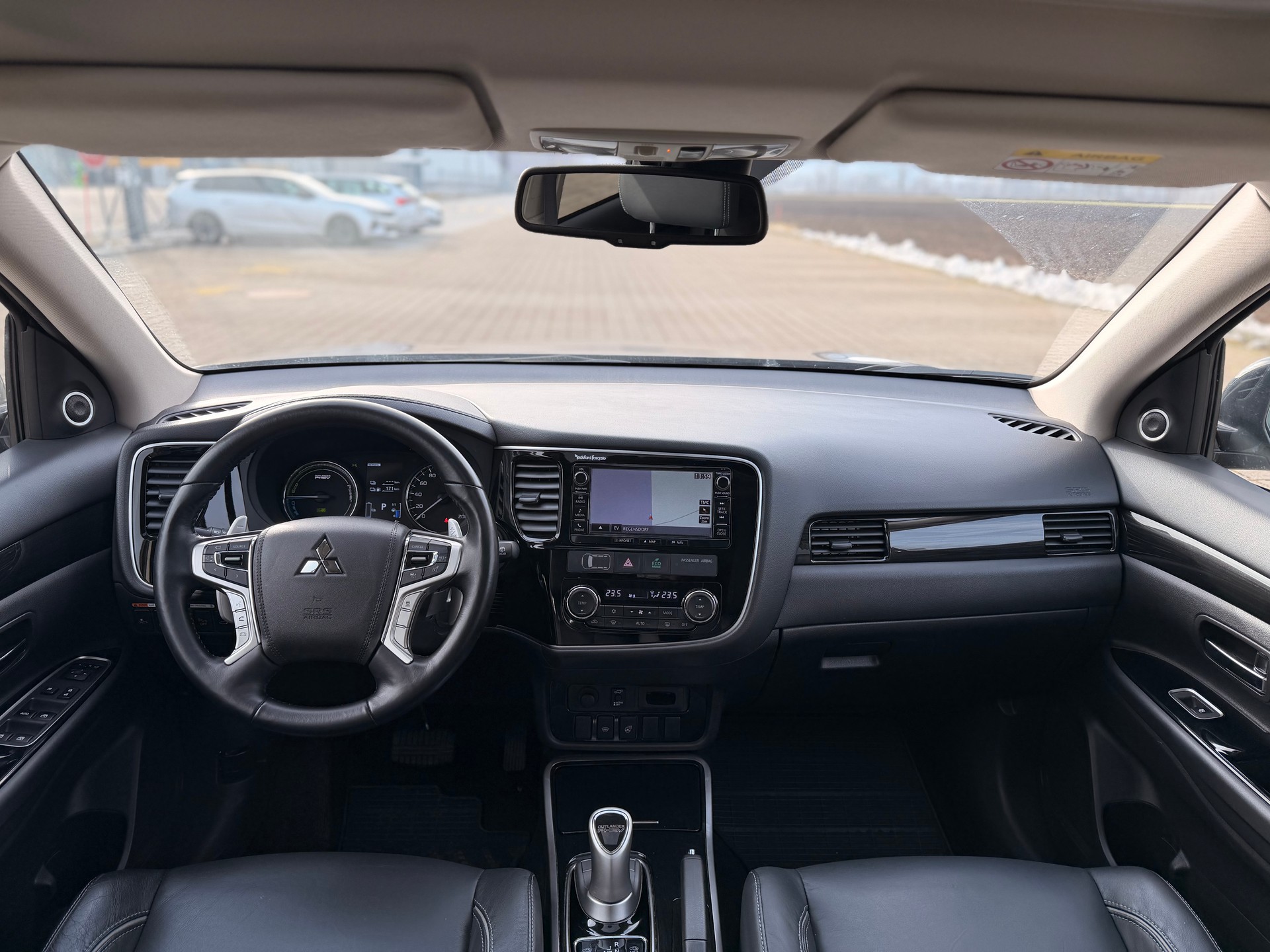 MITSUBISHI Outlander 2.0 PHEV Diamond 4WD Automatic-image-8