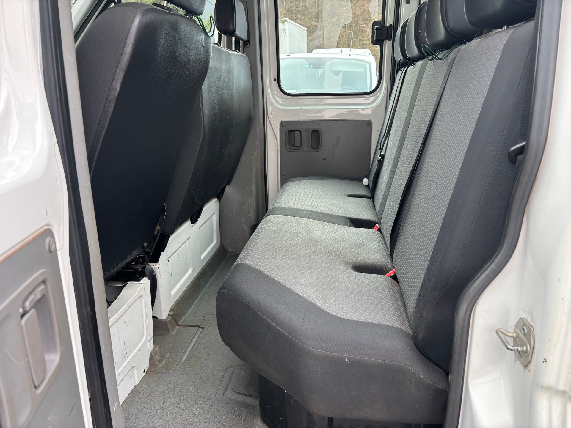 VW Crafter 35 2.0 TDI CR-image-13