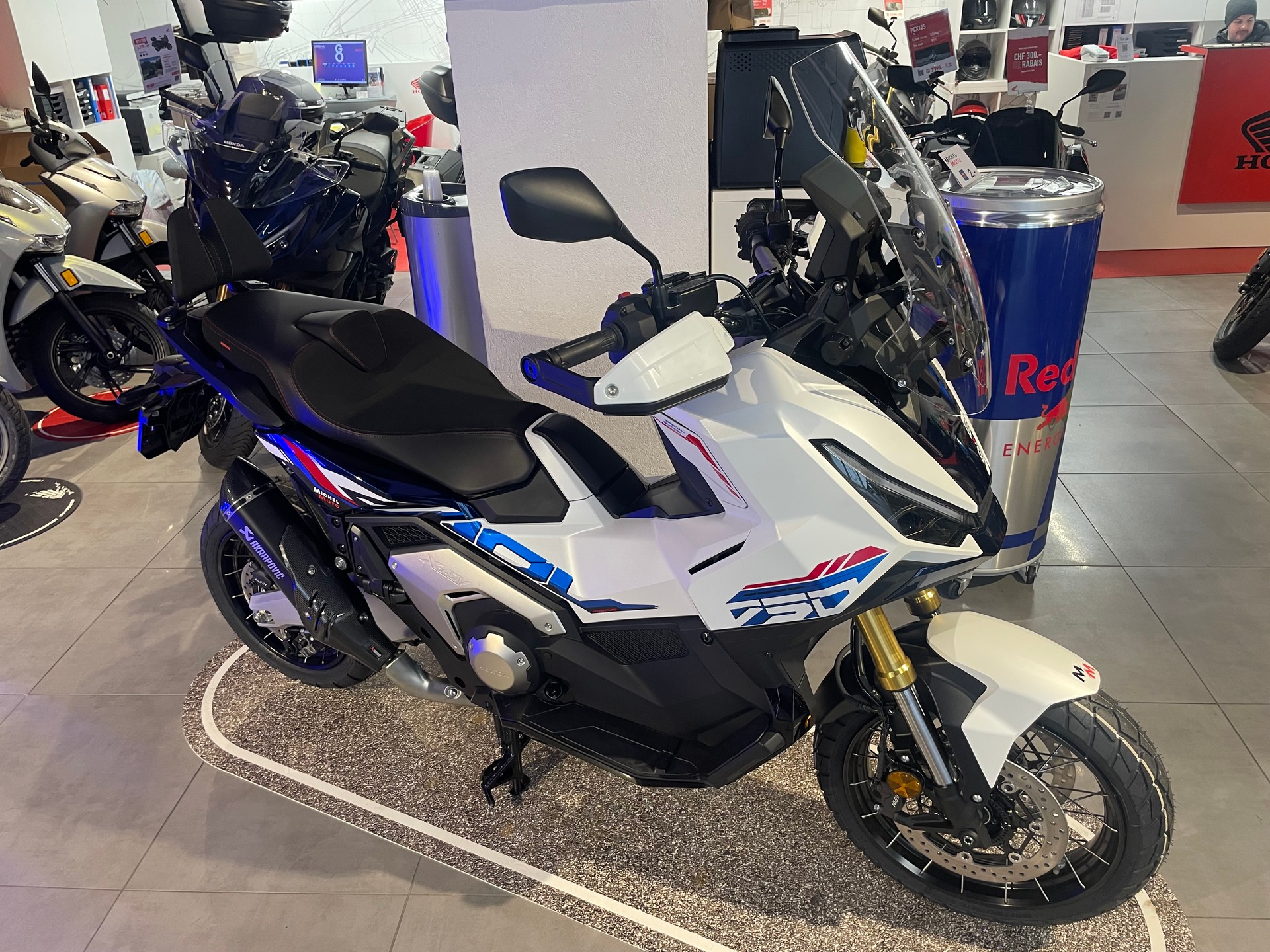 HONDA X-ADV 750-image-1