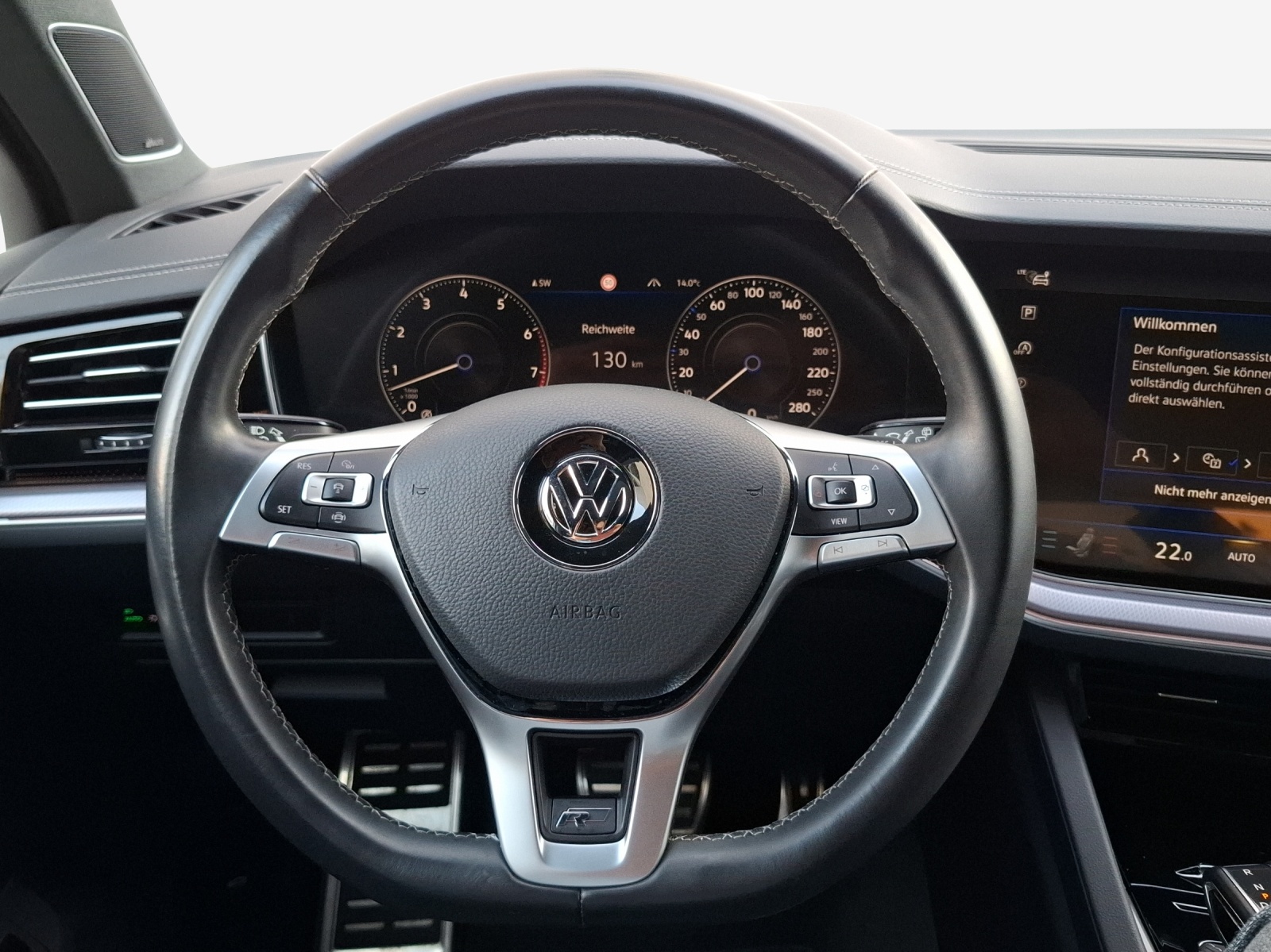 VW Touareg 3.0 TSI R-Line Tiptronic-image-9