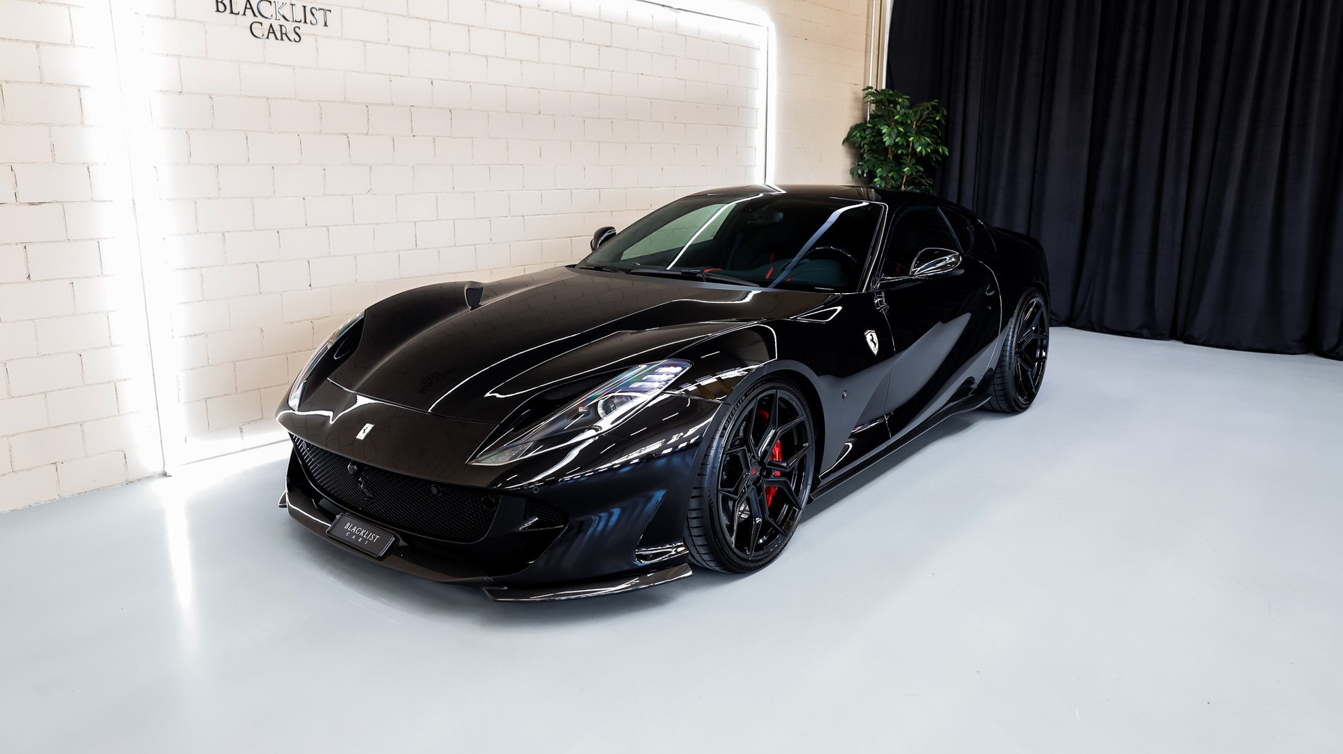 FERRARI 812 Superfast Batmans Batmobil