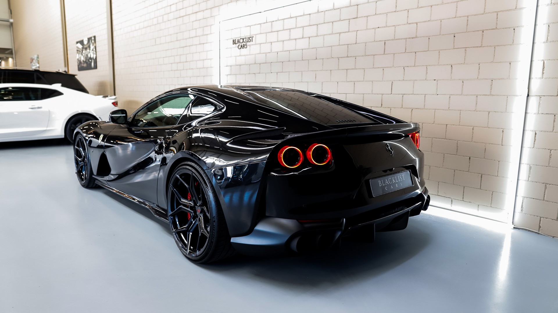 FERRARI 812 Superfast Batmans Batmobil-image-5
