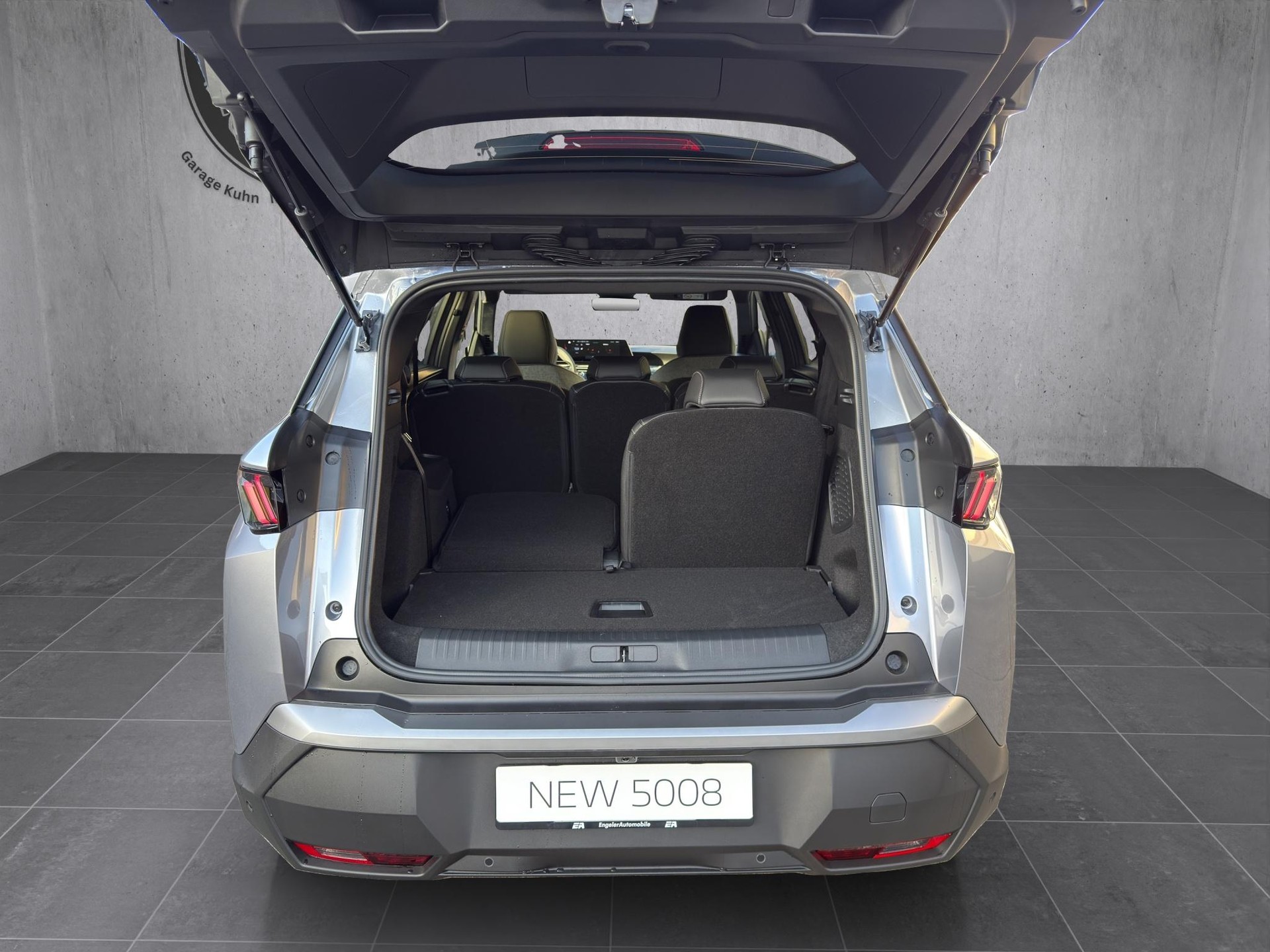 PEUGEOT 5008 1.2 Hybrid Allure Premium-image-17