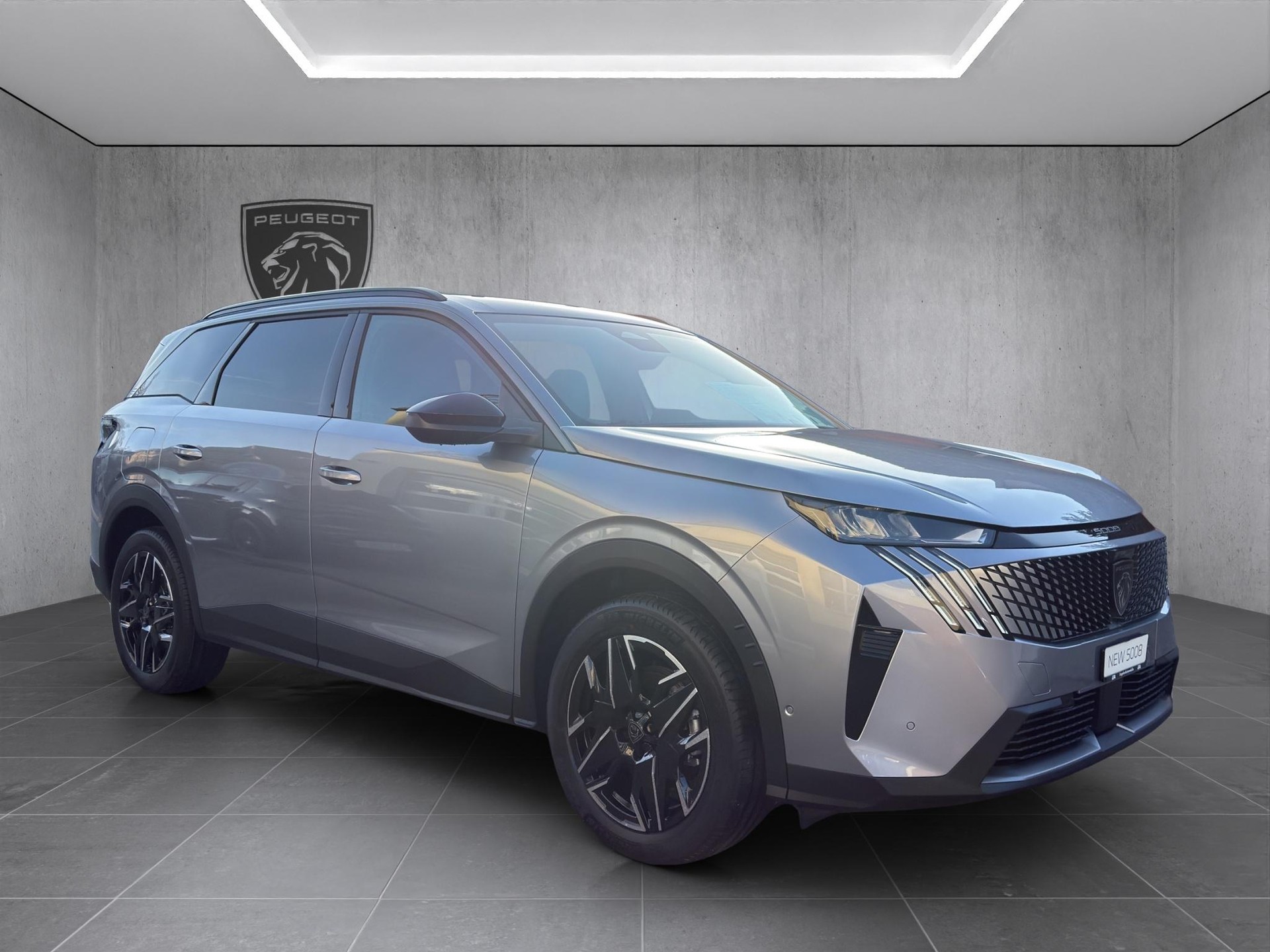 PEUGEOT 5008 1.2 Hybrid Allure Premium-showroom-element-2