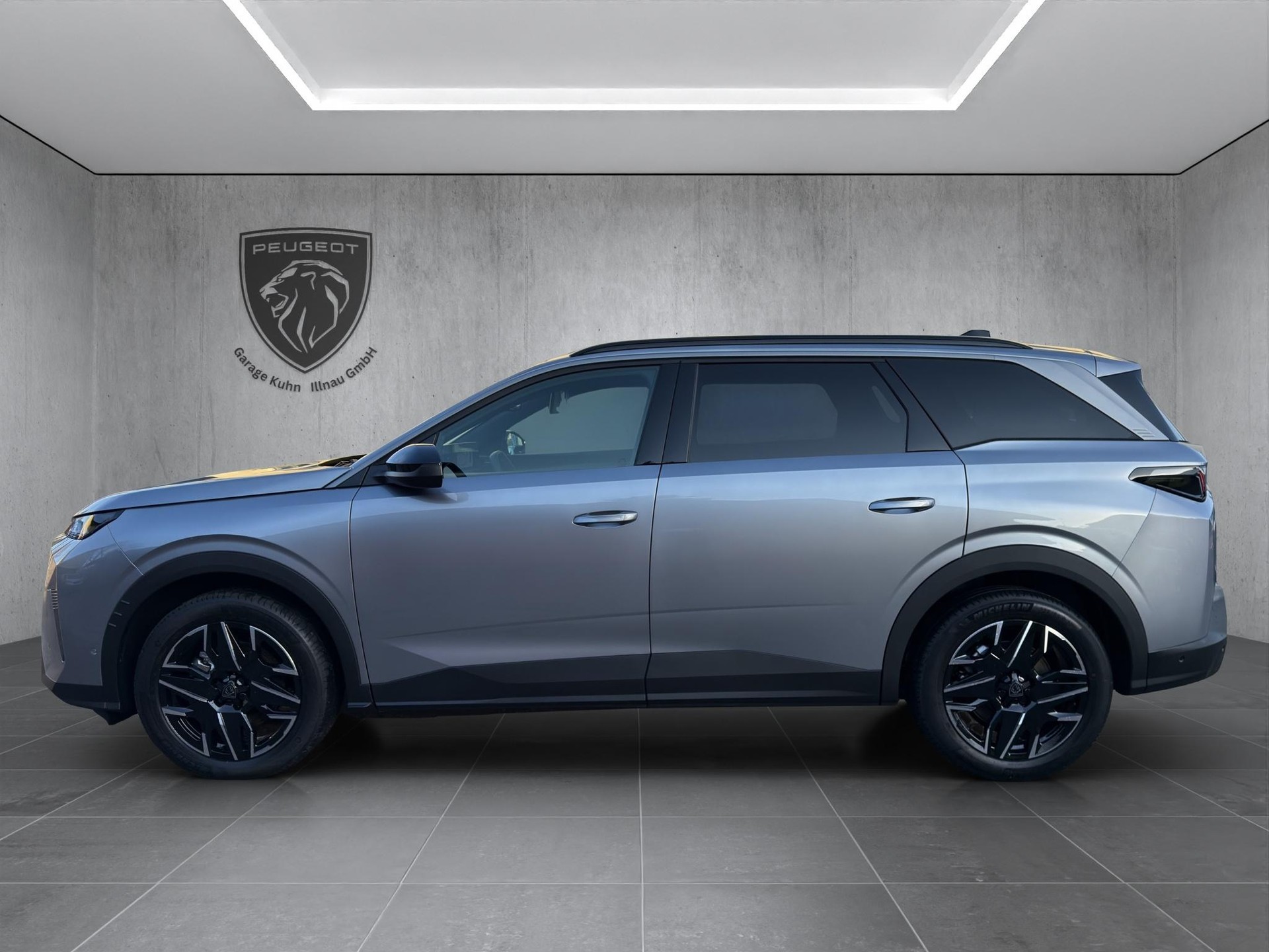 PEUGEOT 5008 1.2 Hybrid Allure Premium-image-7