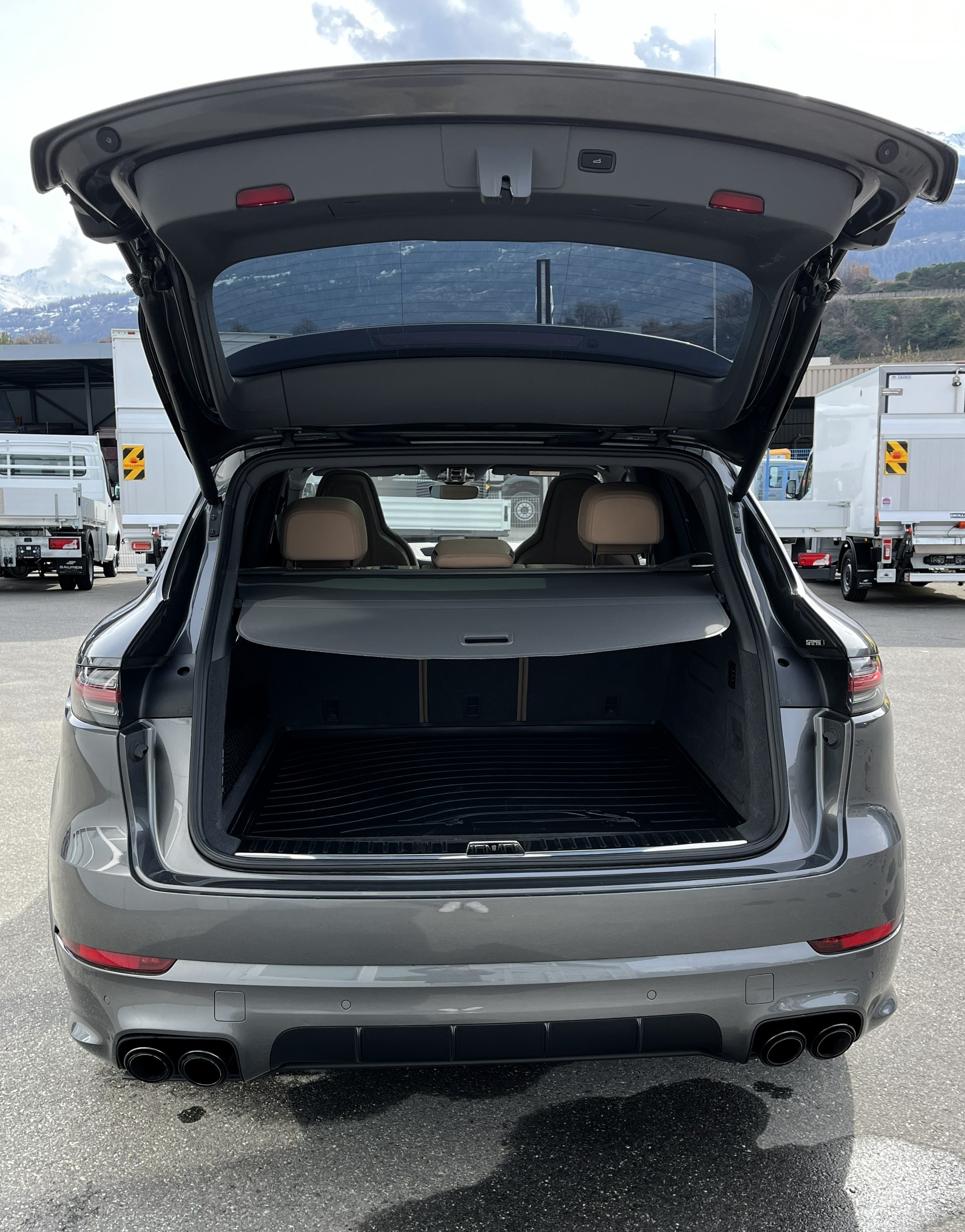 PORSCHE Cayenne S-image-16