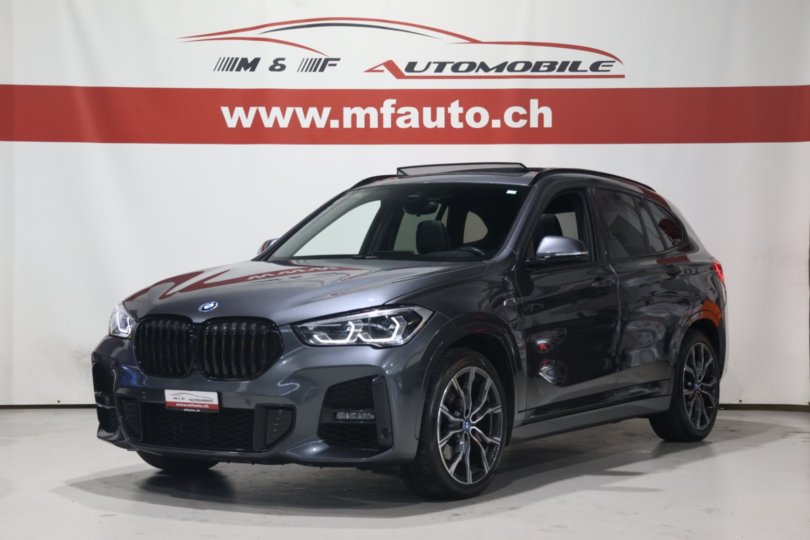 BMW X1 25e xDrive-showroom-element-1