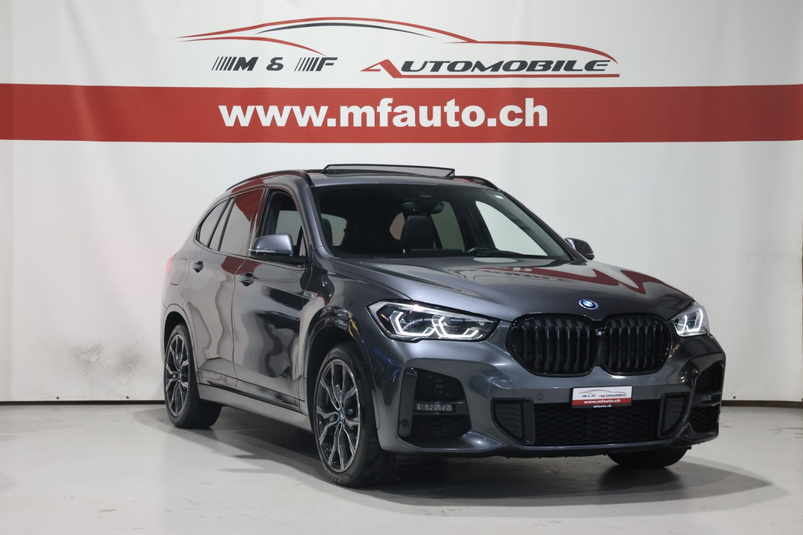 BMW X1 25e xDrive-showroom-element-2