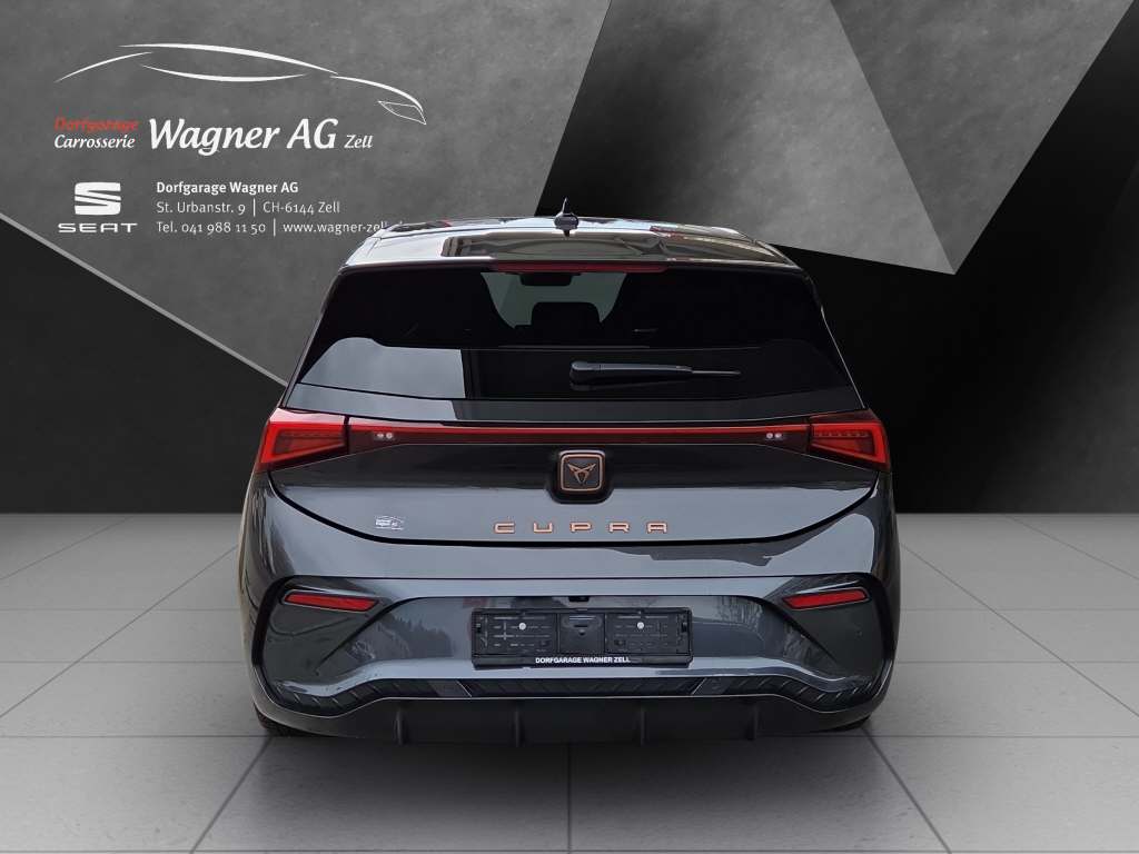 CUPRA Born Electric-showroom-element-2