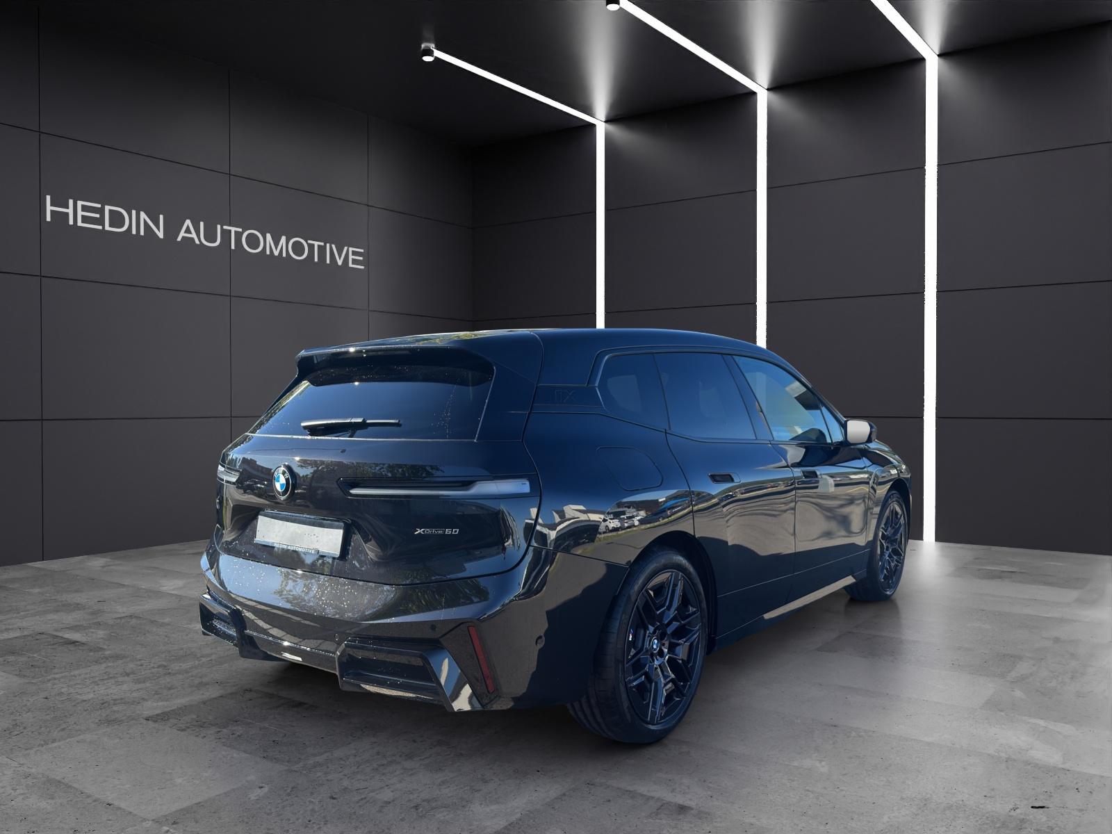 BMW iX xDrive60-image-19