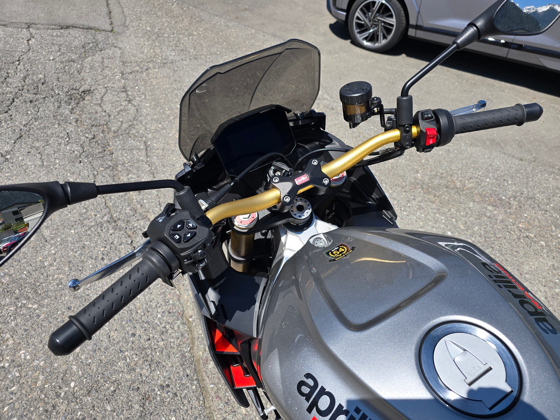 APRILIA Tuono V4 1100-image-7