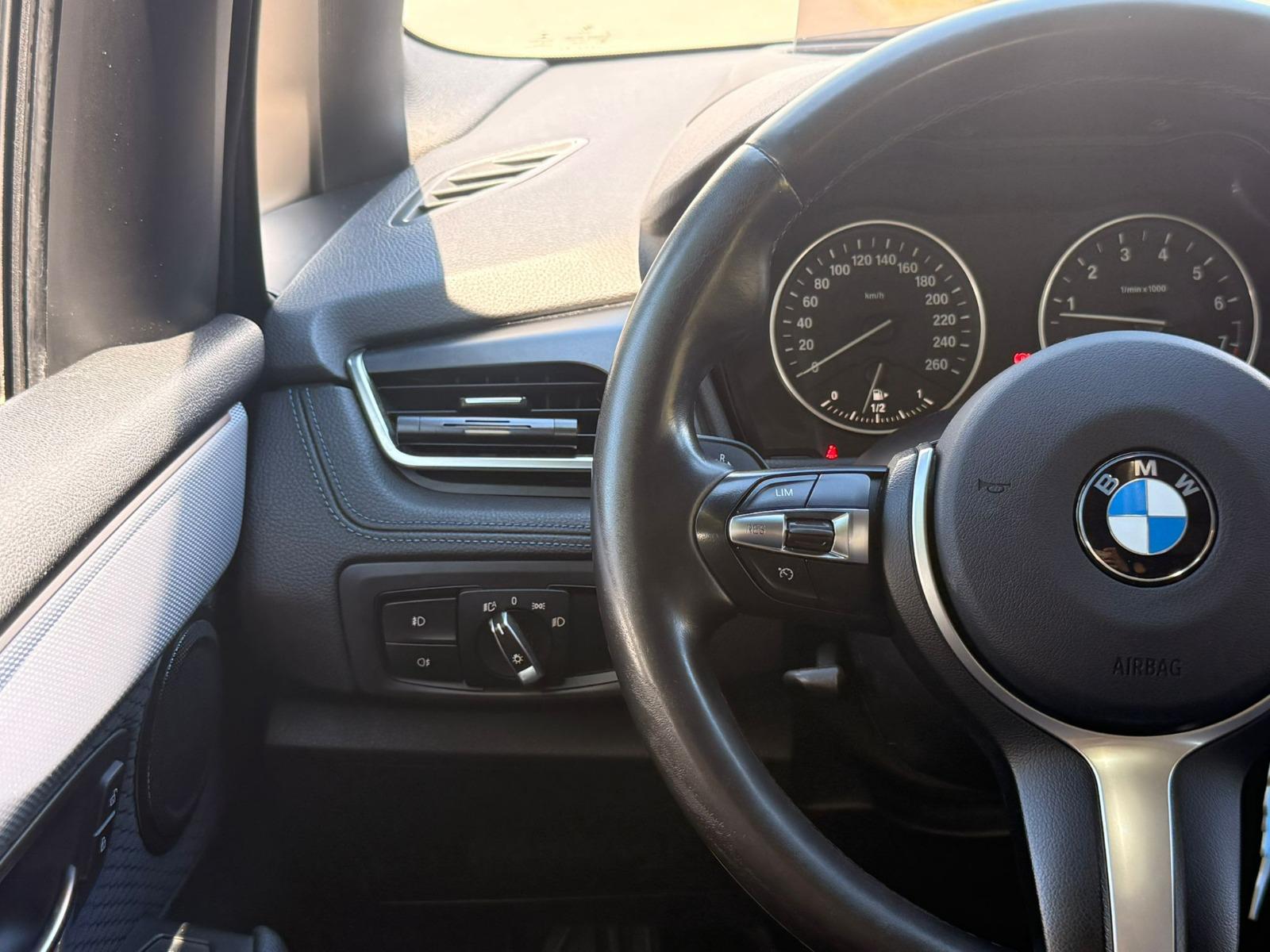 BMW 220i Active Tourer M Sport Line-image-14